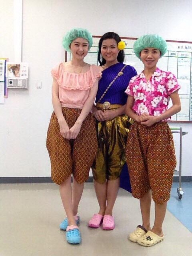 น่าชื่นชม  คุณหมอ และ คุณพยาบาล สืบสานวัฒนธรรมไทย แต่งชุดไทย มาทำงาน