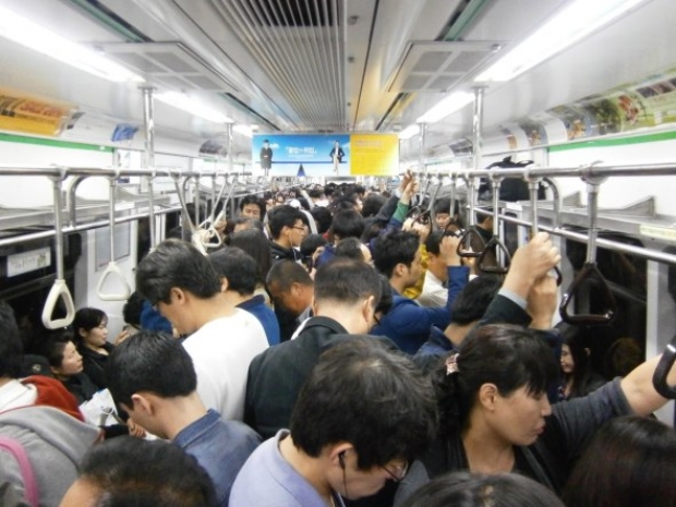 ญี่ปุ่นเร่งแก้ “โรคจิต” ชวนออกมาลวนลามผู้หญิงในรถไฟ มีโพสต์อวด - ให้คะแนน!