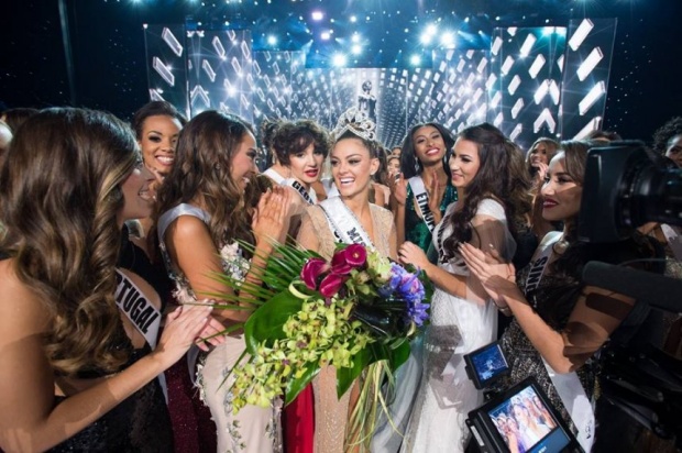 ไม่ใช่แค่มงกุฎ!! มาดูของรางวัลทั้งหมดที่ผู้ชนะ Miss Universe 2017 ได้รับตลอดการดำรงตำแหน่ง!