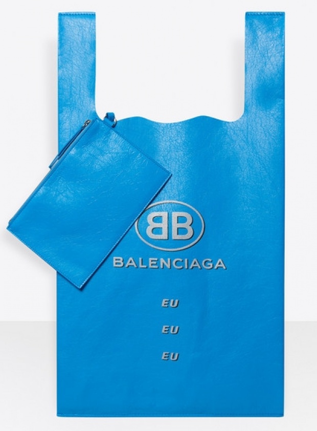 ยกมือทาบอก!Balenciagaเปิดตัวกระเป๋าใหม่แรงบันดาลใจจากถุงก็อบแก๊บ!