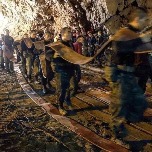 อีกหนึ่งทีมเบื้องหลัง!! ผู้พลีชีพเพื่อชาติ ภารกิจช่วย 13 ชีวิตติดถ้ำหลวง ประสานงานซีล กิน-นอนในถ้ำ