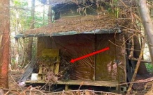 นักสำรวจพบกระท่อมร้างกลางป่า ตัดสินใจเปิดเข้าไปดูข้างใน แทบไม่อยากเชื่อสายตากับสิ่งที่ได้เห็น!!