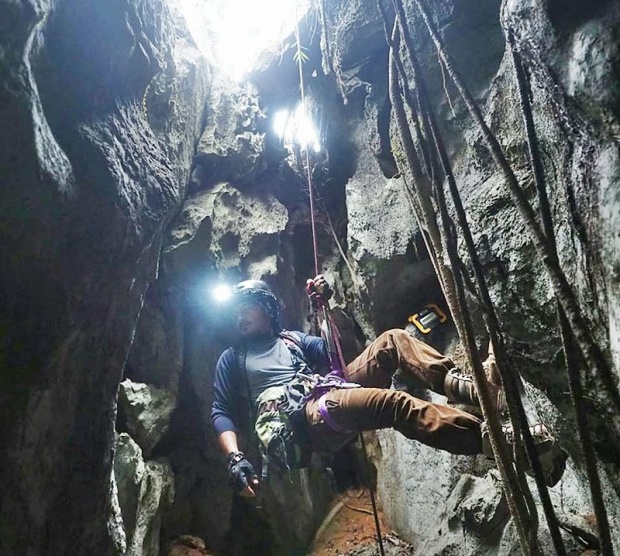 นักปีนเขาชาวสตูล เตรียมอุปกรณ์บุกถ้ำหลวง!! ใช้ความรู้-ความสามารถ ช่วย 13 ชีวิต