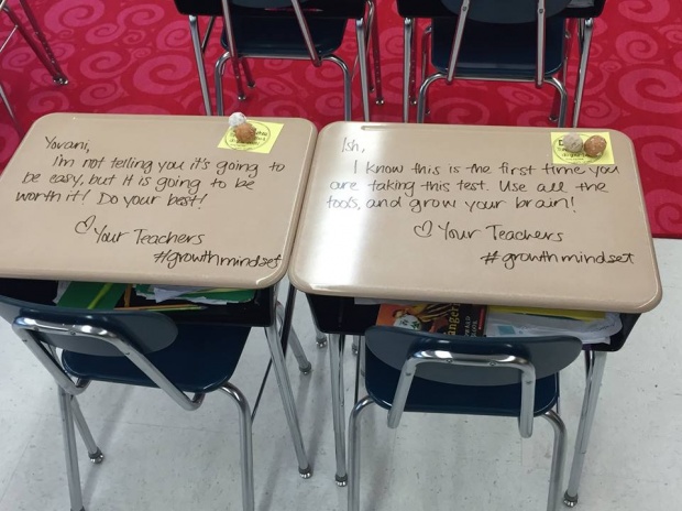 ภาพสุดซึ้ง! ครูเขียนข้อความบนโต๊ะสอบเพื่อให้กำลังใจเด็ก ช่วยลดความกังวล 
