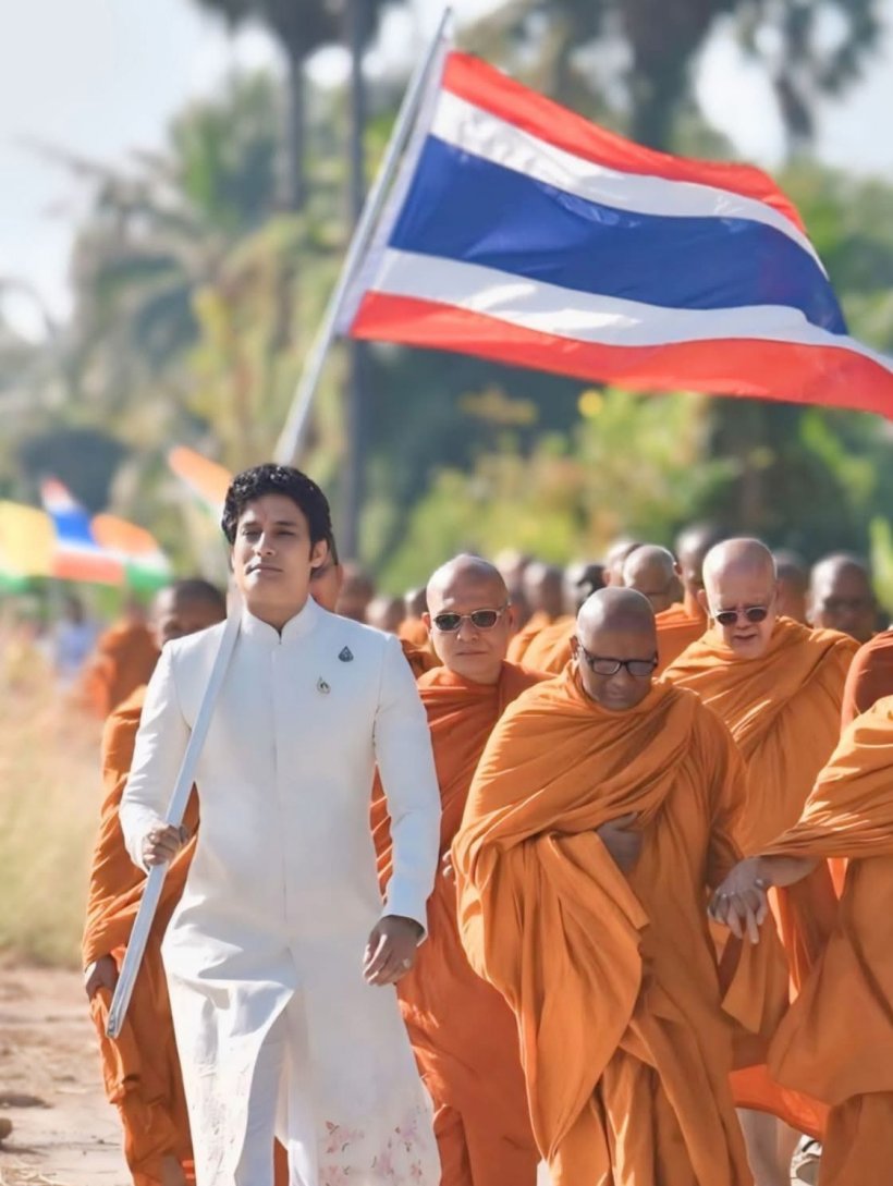 พระเอกอินเดียดังถือธงไทย ประกาศลาออกทูตสันถวไมตรีท่องเที่ยวกัมพูชา