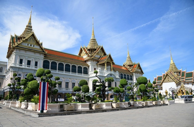 ทูลกระหม่อมฯ โพสต์ภาพ พระที่นั่งจักรีมหาปราสาท โดยขึ้นทางบันไดเสือ