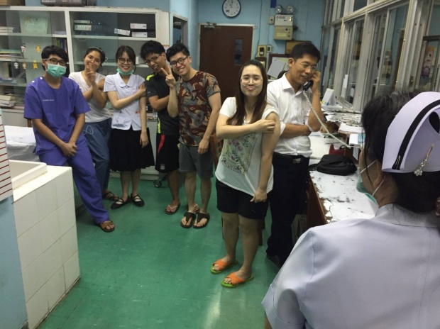 ทีมแพทย์-พยาบาลบริจาคเลือดตัวเอง ช่วยชีวิตเด็กพม่า