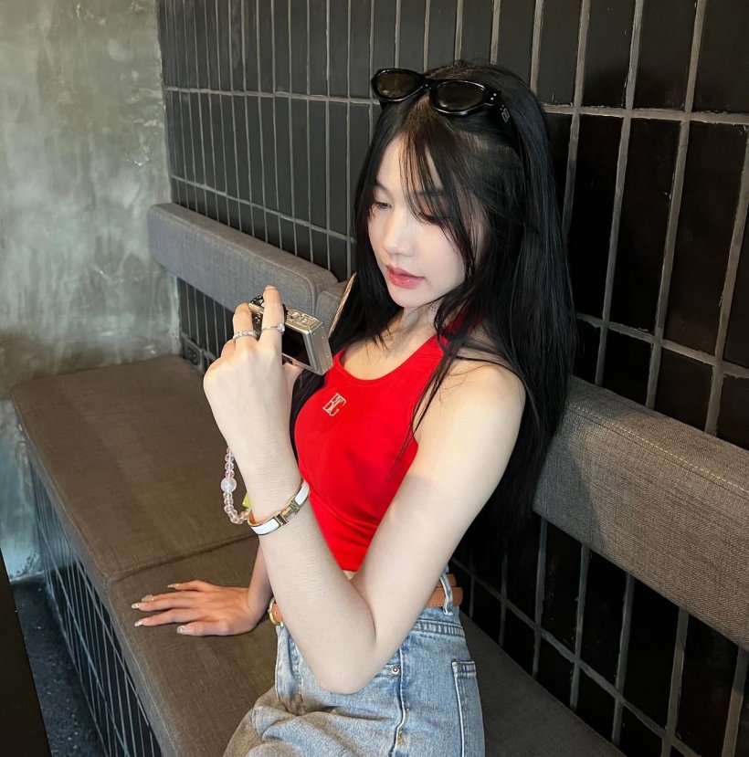 เเห่เปิดวาร์ป น้องเบนซ์ เพื่อนขนม ทำโหนกระเเสสะเทือน สวยออร่าพุ่ง