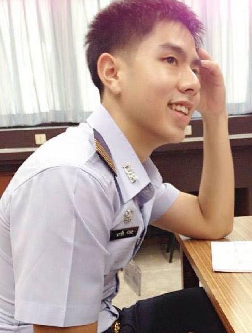 ไวรัลแล้ว นักบิน F16 หน้าตาดีทั้งหล่อทั้งเท่ห์คนนี้ ที่แท้....