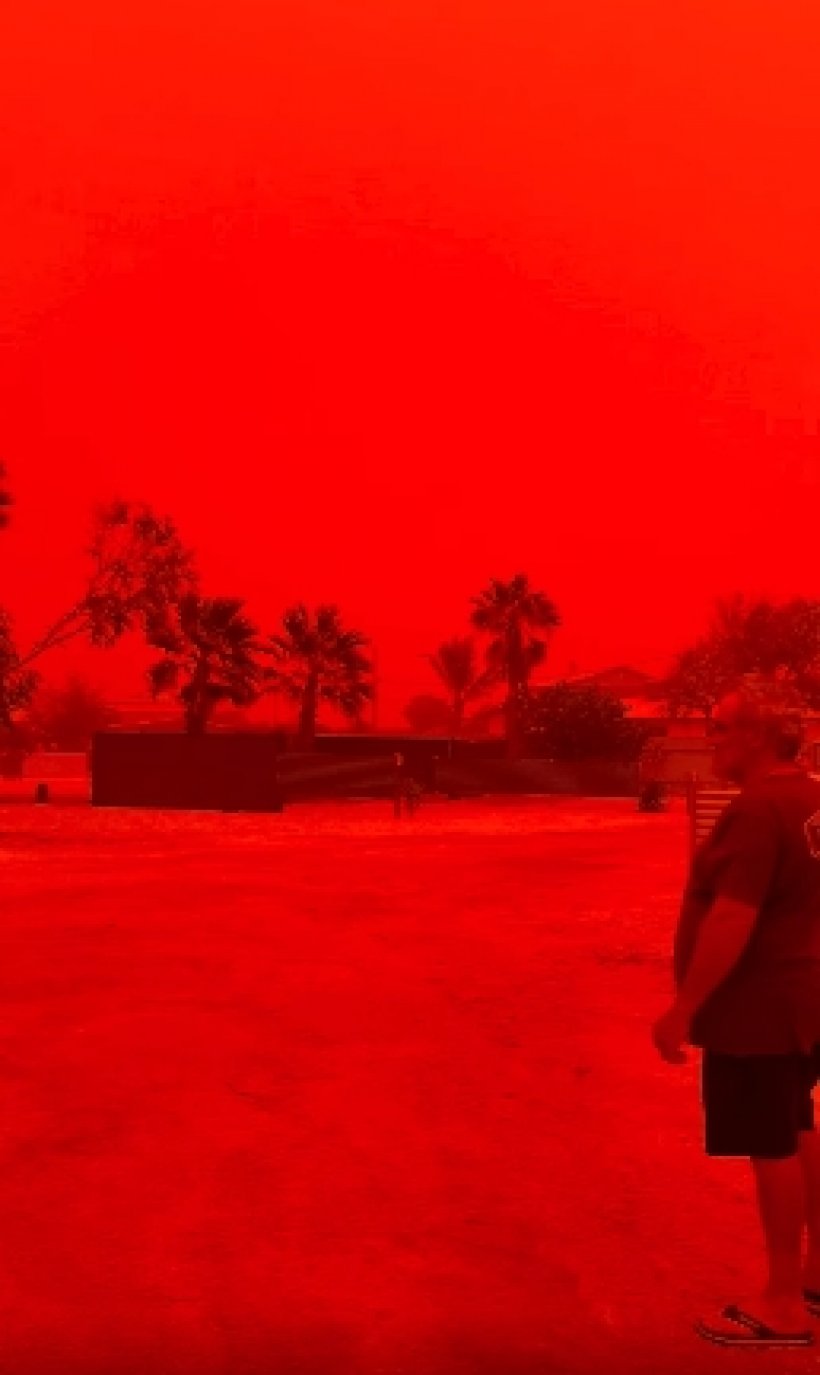 โซเชียลทั่วโลกแห่แชร์ เกิดท้องฟ้าสีเลือด สยองคล้ายวันสิ้นโลก