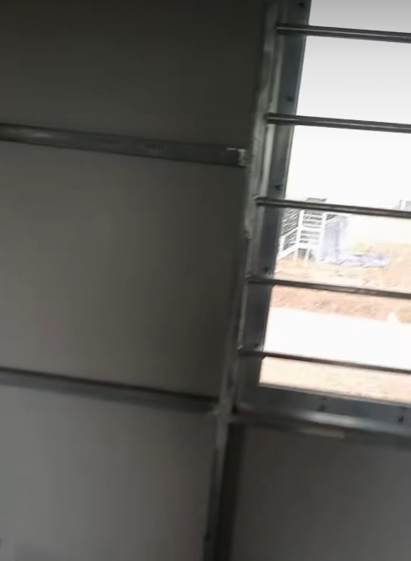 อยู่ได้จริงเหรอ?แฉบ้านใหม่เขมร ฝนตกปุ๊บรั่วปั๊บ ชาวบ้านน้ำตาตก