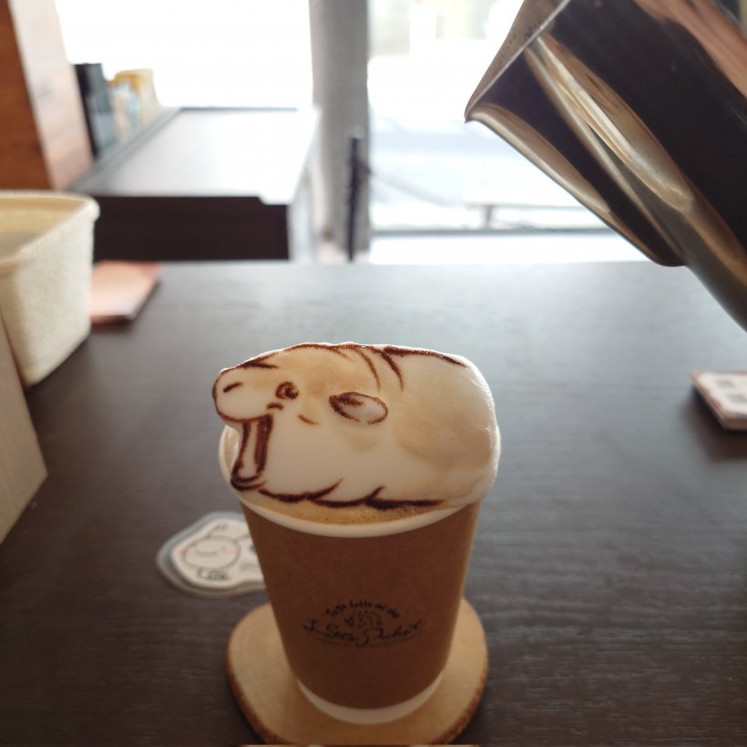 ความตัวตึงดังไกลถึงญี่ปุ่น ล่าสุด Latte art หมูเด้ง ก็มา!!