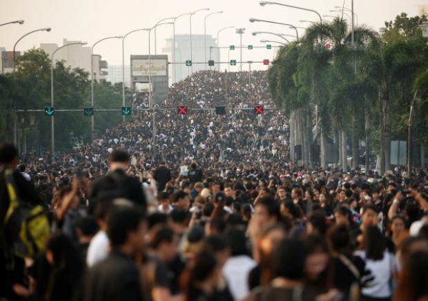  “สี่แผ่นดิน” วันสิ้น ร.5 เทียบเหตุการณ์ 13 ตุลา 59 เหมือนจริงจนใจหาย