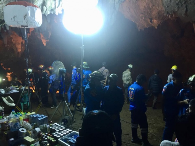 ชาวเน็ตแห่ส่งกำลังใจ!! ให้ทีมกู้ภัย ค้นหา 13 ชีวิตติดถ้ำหลวง