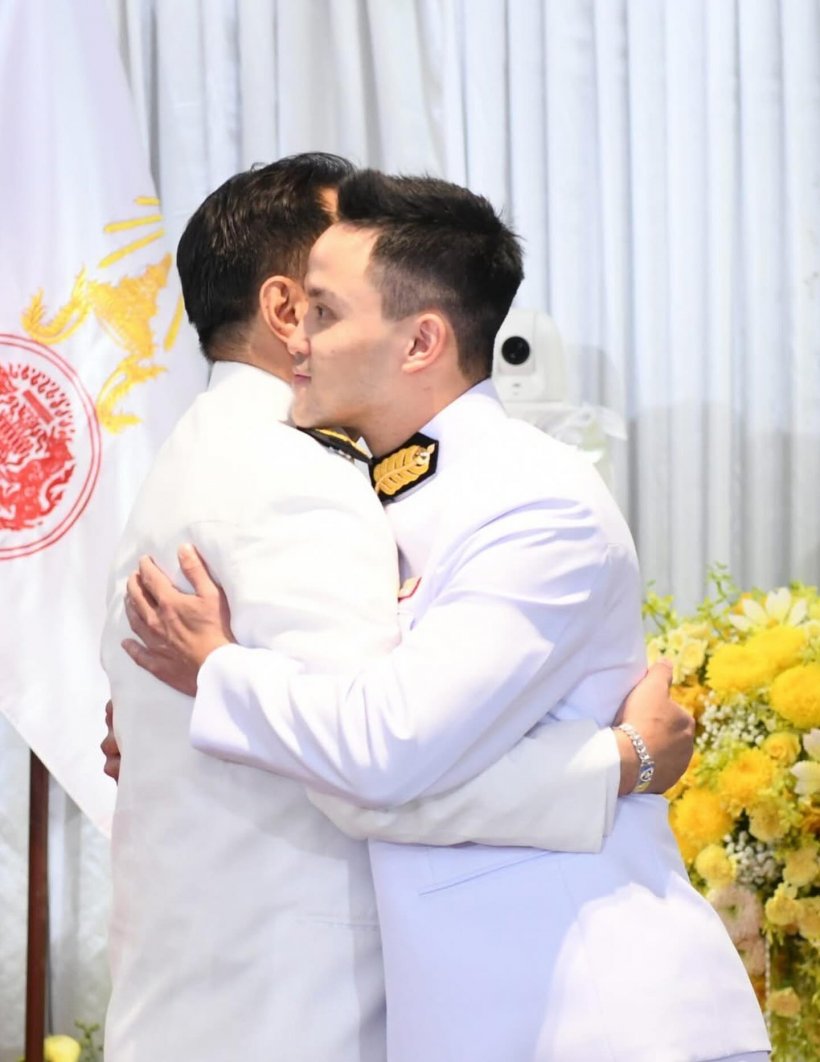 โมเมนต์สุดอบอุ่น! เป๊ก เศรณี โพสต์ภาพภูมิใจในตัวอนุทิน