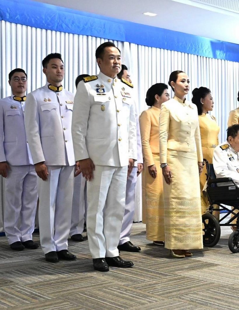 โมเมนต์สุดอบอุ่น! เป๊ก เศรณี โพสต์ภาพภูมิใจในตัวอนุทิน