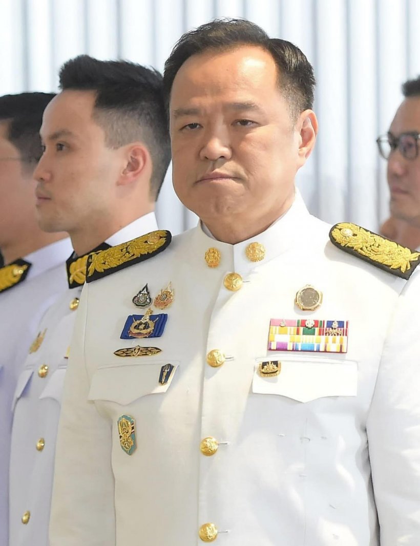 โมเมนต์สุดอบอุ่น! เป๊ก เศรณี โพสต์ภาพภูมิใจในตัวอนุทิน