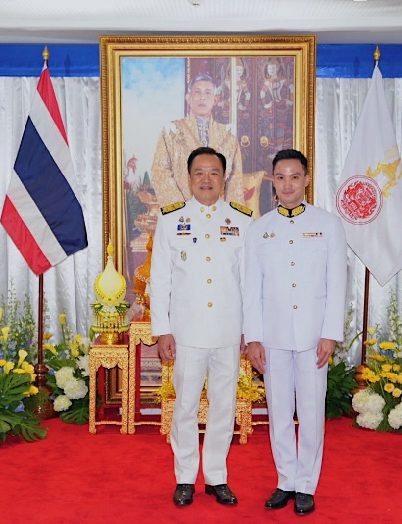 โมเมนต์สุดอบอุ่น! เป๊ก เศรณี โพสต์ภาพภูมิใจในตัวอนุทิน