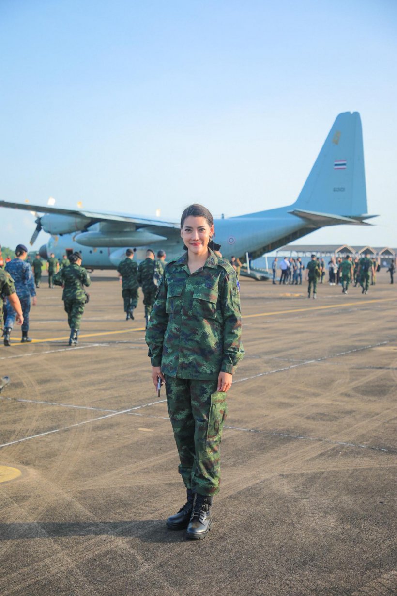 เปิดวาร์ป ผู้พันชมพู่ สวยจนนักเรียนโหนกระแสใจละลาย