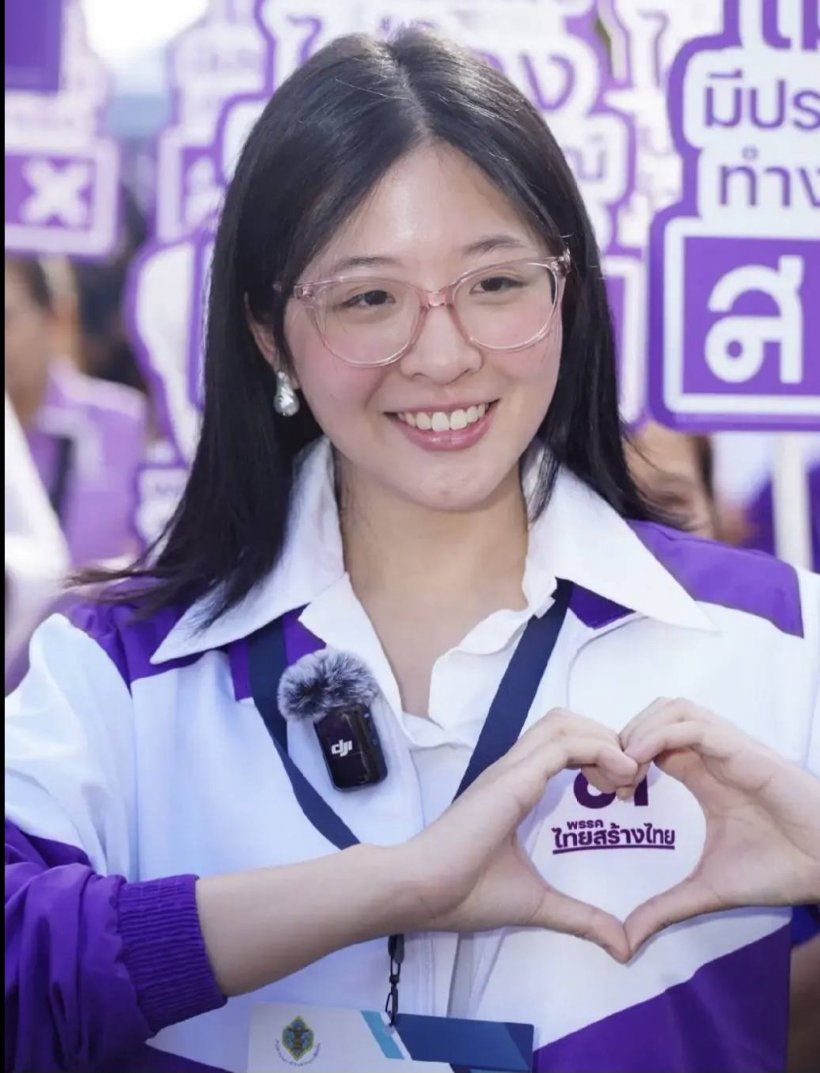 ปรากฏการณ์ จินนี่ ยศสุดา สีสันการเมืองทำหนุ่มๆใจละลาย!