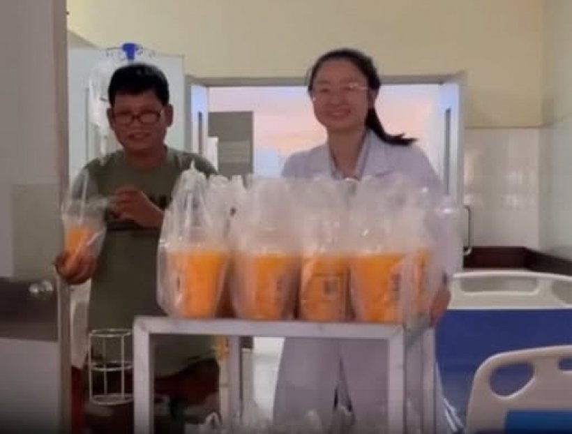 แห่แชร์! หมอสาเขมรเปย์หนักขนชาไทย เลี้ยงทหารป่วยเบาหวาน!