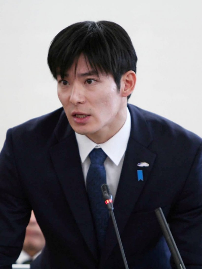 ไม่ได้มีดีเเค่หล่อ เปิดโปรไฟล์ผู้ว่าคนใหม่ญี่ปุ่น งานดีจนไวรัล