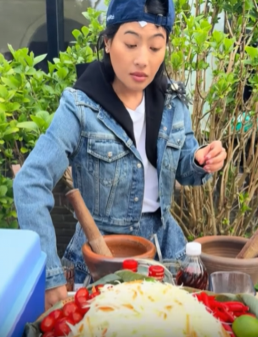 ไวรัลน่ารัก! ท่านหญิงสิริวัณณวรี ทรงโชว์ฝีมือทำส้มตำ