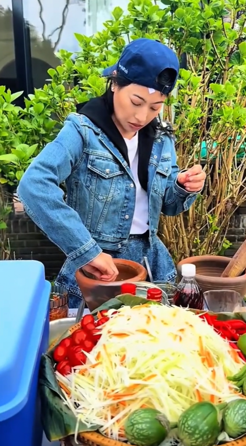 ไวรัลน่ารัก! ท่านหญิงสิริวัณณวรี ทรงโชว์ฝีมือทำส้มตำ