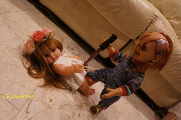  ชาวเน็ตล้อแรงจับตุ๊กตา ลูกเทพ ถ่ายภาพเสียดสีสังคม!!