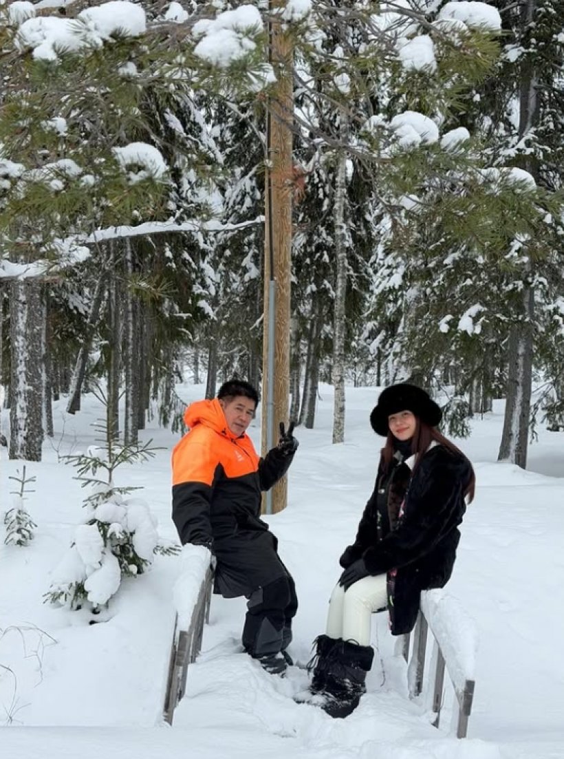 จุ๊บจิ๊บภรรยาร.อ.ธรรมนัส สวีทคุณสามีทริปดูแสงเหนือ การเมืองพักค่ะ!