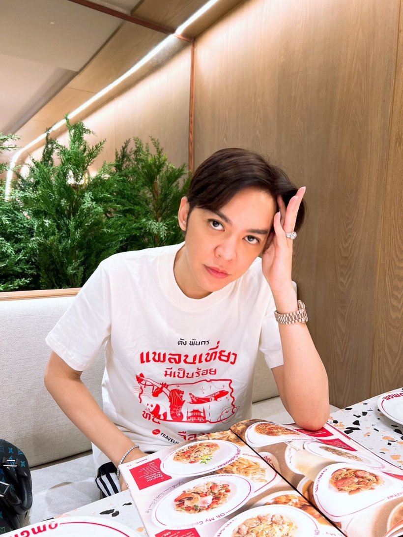 โป๊ะไม่ไหว เพจเวียดนามแซวฮา หลัง นักกีฬาเขมร ชูป้ายแบนสินค้าไทย
