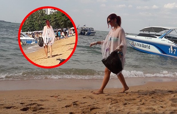 งดงาม!!สาวฝรั่งรักเมืองไทย เดินเก็บขยะทั่วหาดพัทยา!!